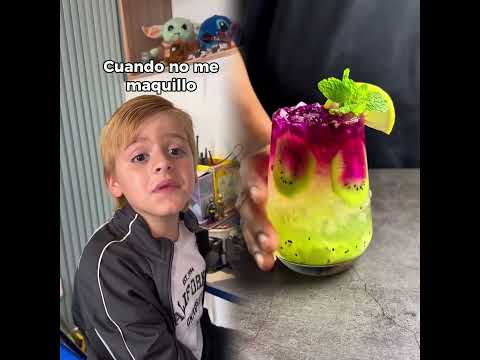 Yo cuando salgo sin maquillarme #laurasofia #comedia #humor #contenido thumbnail