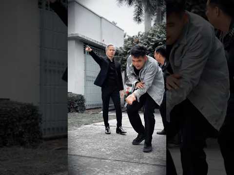 BEN EAGLE - Good people get helped, bad people get out #ActionComedy #KungFu #Kindness #Trending thumbnail
