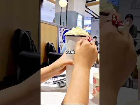 ☕ Elle découvre la vérité derrière son grand café thumbnail
