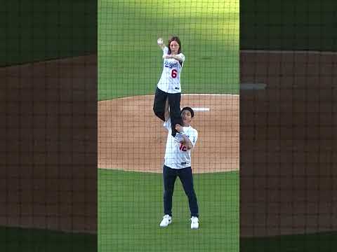 Next level first pitch! Olympians Riku Miura & Ryuichi Kihara threw the first pitch for Dodgers! thumbnail