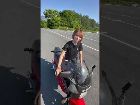 【SUZUKI RG250 Γ （ガンマ）押しがけ】バイク女子ボウラーあいか?️?#bike #shorts #shortvideo thumbnail