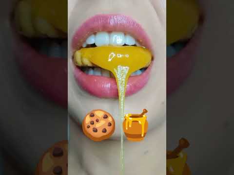 MELTING HONEY & CRUNCHY BISCUITS ASMR: Sweet & Satisfying Drips! 🍯🍪 #asmr #shorts thumbnail