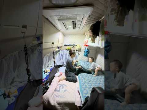 Gia đình nhỏ và cuộc sống hạnh phúc trong cabin xe tải #truckdriver #trucklife #family #trucking thumbnail