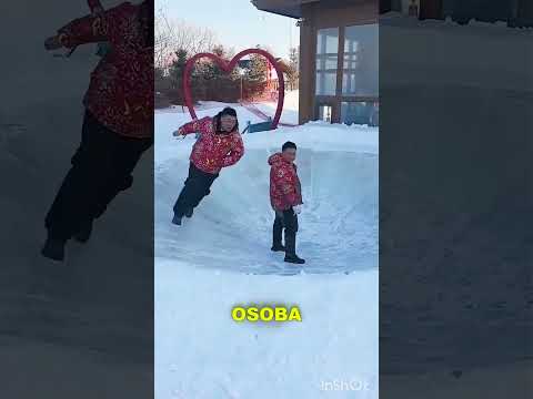 Tylko wybraniec Boga mógł wydostać się z tego świętego śnieżnego dołu ❄️🙏 thumbnail
