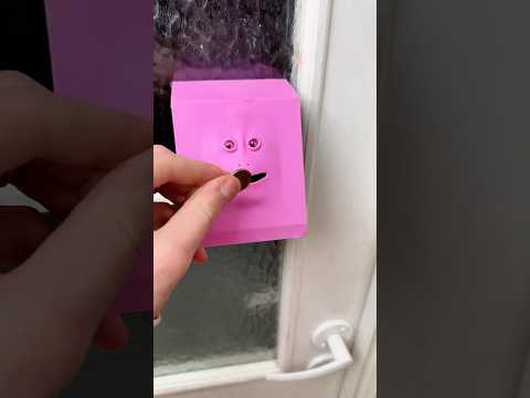 Don't put Coin in Pink Box 😭 thumbnail