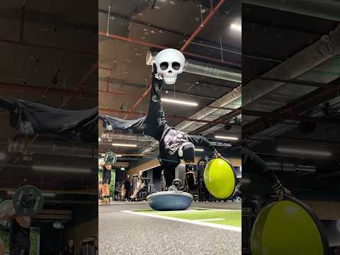 The end 💀 The first person in the world to do THIS 🤯 #calisthenics #motivation #gym #gymmotivation thumbnail