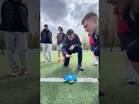 Deze bal zal elke keeper in de problemen brengen!😲 thumbnail