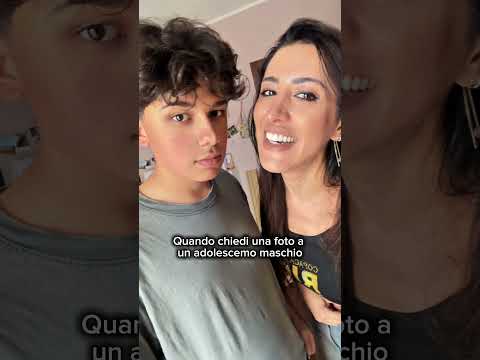 Adolescemi e foto: maschi vs femmine thumbnail