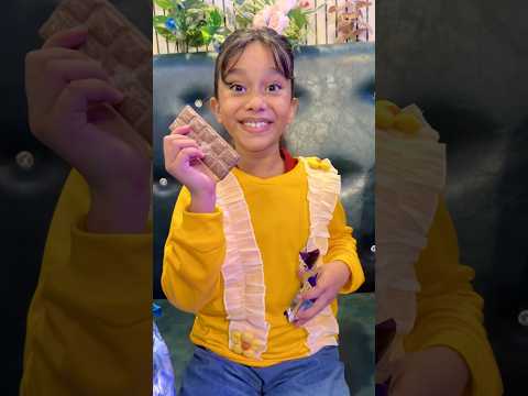 amaira ko chocolate bhot psand h #shorts #thegeetagurjar thumbnail