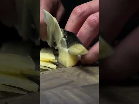 Rui “The Star” Kiritsuke cutting potato #fyp #satisfying #kitchenknife #japaneseknife #ruiknife thumbnail