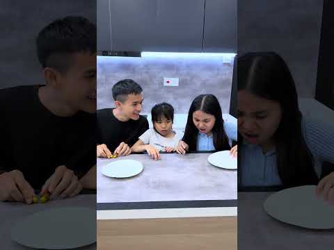 Người bố tham lam || Greed father and kind girl #shorts thumbnail