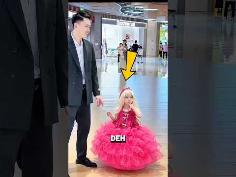 Karena Penampilannya Mirip Putri Kerajaan, Anak ini Jadi Pusat Perhatian Banyak Orang! thumbnail
