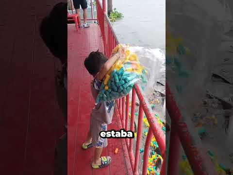 No tenía amigos… así que celebró con los peces en su lugar 😢🐟 thumbnail