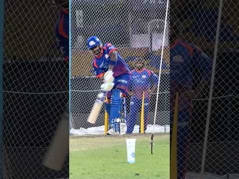 SKY doing SKY things ? | #MumbaiIndians #OneFamily #TATAIPL #KKRvMI thumbnail