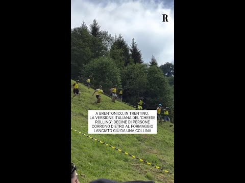 A Brentonico la versione italiana del 'Cheese Rolling' thumbnail