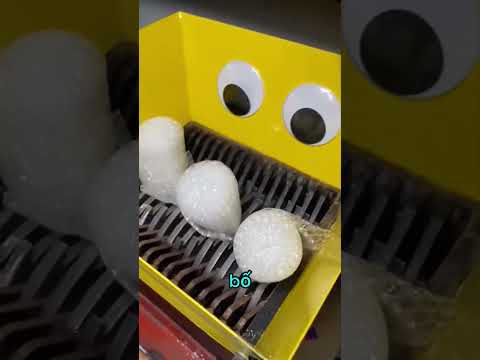 Tại sao ông ấy lại phá huỷ đồ chơi của cô bé vậy 🥹 thumbnail