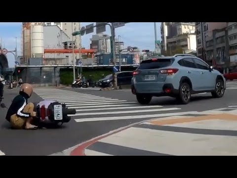 【車禍影片】該不會是從內線擊落？（2026.05.21 臺北市中山區市民大道三段與新生北路一段口 thumbnail