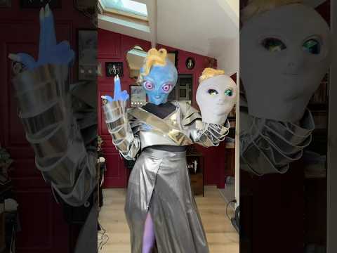La meuf de l’Ovni de Jul ?? thumbnail