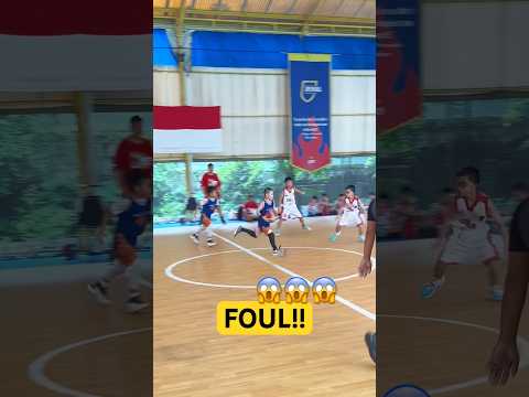 This is why FREE THROW is important 🤯FOUL!! 🔥 #shorts #ballislife #basketballhighlights thumbnail