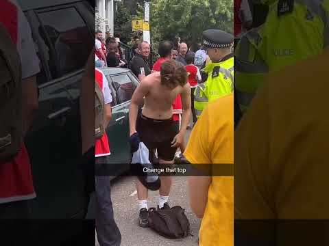 Police made this fan remove his PSG jersey at the Arsenal parade 😳👕 #Arsenal #PSG #ArsenalParade thumbnail