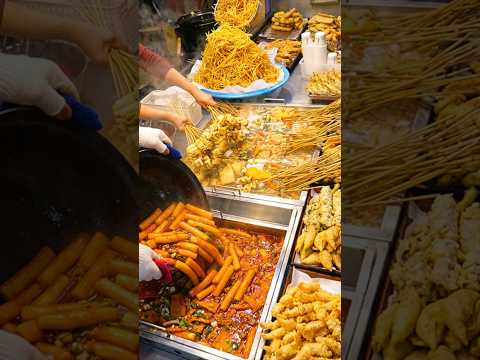 이건 상상도 못했음.. 미쳤다는 말밖에 안나오는 당근 떡볶이 레시피! 깡통시장 최초 분식집 Spicy rice cake "Tteokbokki"/Korean street food thumbnail
