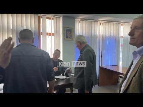 Referendumi në PD, nis votimi edhe në Gjirokastër thumbnail