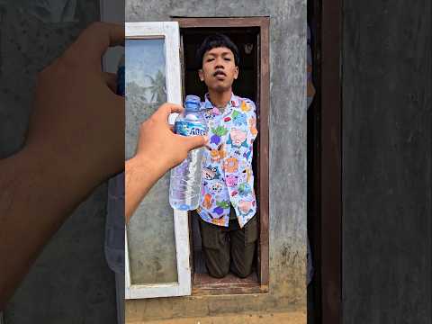 ngasih minum patung yang ada di jendela #trendingshorts thumbnail