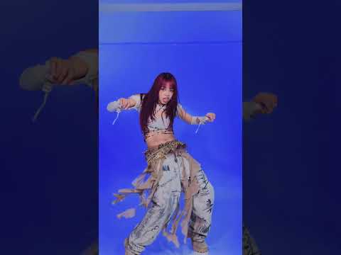 aespa - 'WDA (Whole Different Animal) (Feat. G-DRAGON)' dance cover #aespa #kpop #shorts thumbnail