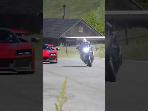 Suzuki Hayabusa vs Ferrari F80 #shorts #suzuki #superbike #supercars #hayabusa #racing #car #cars thumbnail