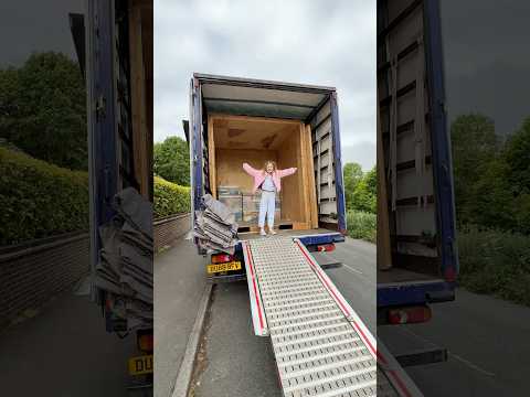 Moving house day #jonathanjoly #shorts thumbnail