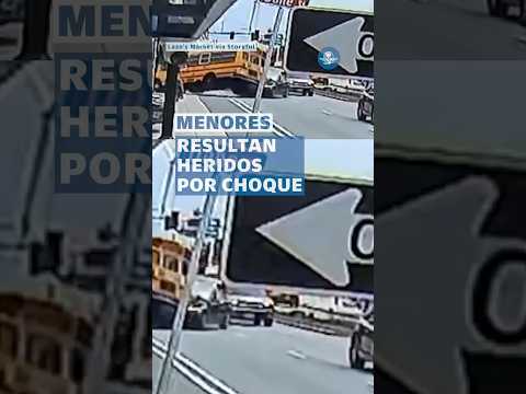 Conductor impertinente ocasiona choque de autobús escolar #shorts thumbnail