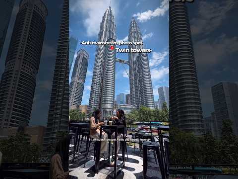 daripada foto sejuta umat, mending pose dari sini ! #explorekl #kualalumpur #klcc #twintowers thumbnail
