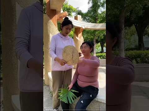 बहन के लिए हाथ से बनाया Fan ?? ~ wood toy-woodworking art skill wood / hand crafts #shorts thumbnail