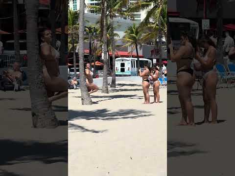 🇺🇸 Nice day at Miami beach thumbnail