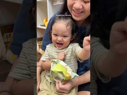 PAAA! DAPET APA ITU PIUWW?? #piuwfamily #funny #familyvlog #familychannel #unboxing #blindbox #toys thumbnail