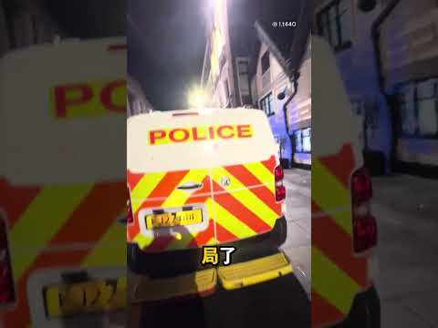 她們只是想拍張照…結果警察一句話全愣住了 😳 thumbnail