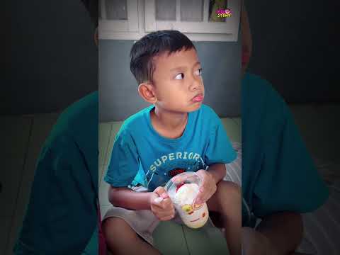 TIAN MAKAN ICE CREAM BARENG IBU☺️🥰 #funny #hiburansegar #shorts #humor #trending thumbnail