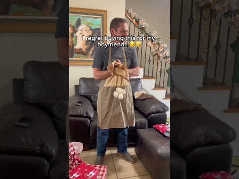 I shouldn’t have gotten him this..???‍?#Bbq #apron #funny #funnygift #dad thumbnail