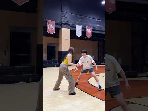 當女朋友打球總被我蓋帽時... #籃球 #basketball thumbnail