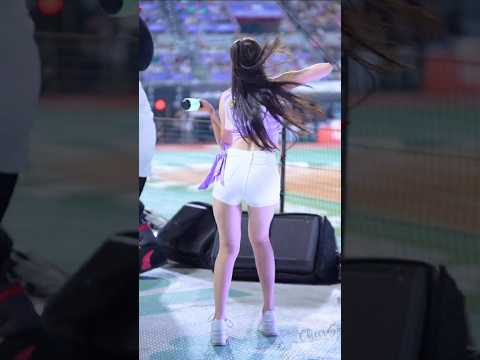 조명의 힘..ㄷㄷ 김해리 치어리더 金海莉 Kim Hae-Ri cheerleader ktwiz thumbnail