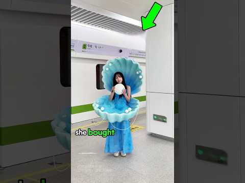 Weird looking dress thumbnail