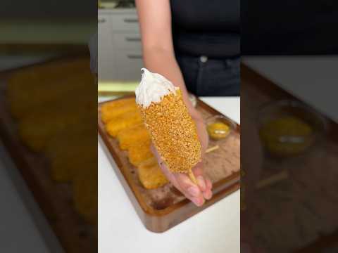 Corndog 🌭 Crispy outside, melty inside🧀Şu an önünde olsa kaç tane yerdin?  #corndog #busezeynep thumbnail