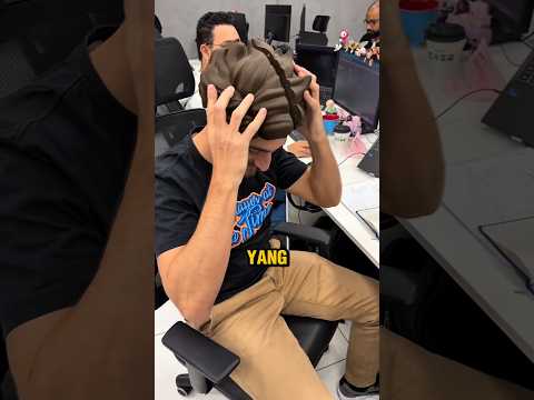 Temannya Botak, Jadi Dia Cetak Rambut Pakai Printer 3D 😱 thumbnail