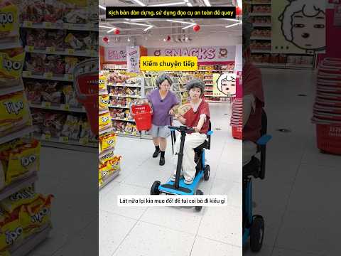Bà cụ vừa vào siêu thị đã có người để ý chiếc xe lăn thumbnail