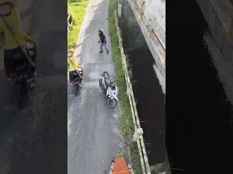 bro trying to fight with a soldier.. thumbnail