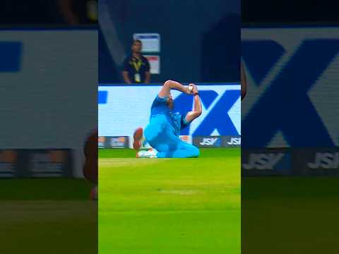 Andrew Tye reacts in a flash — sliding in for a superb grab! thumbnail