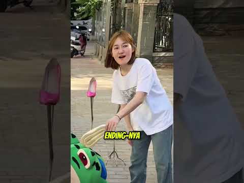 Nemu sepatu keramat peninggalan neneknya 🤣 #shortviral thumbnail