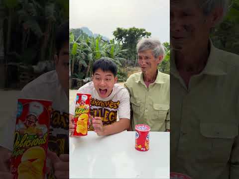 Ông nội đã chọn ống Snack nhỏ và tặng cho chàng trai một món quà bất ngờ to đùng. #shorts thumbnail