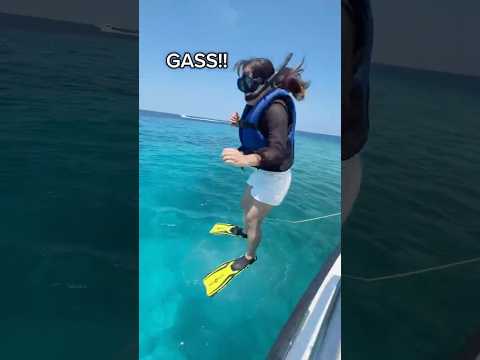 SERUUUUU BERENANG SAMA HIU??? #shorts #itsmeissie thumbnail