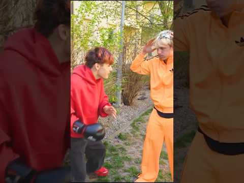 Najmocniejsza Rękawica na Świecie vs Normalna Rękawica🥊🔥 thumbnail